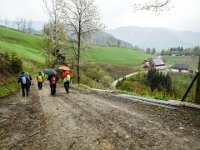 033 bei staerker werdenden Regen ereichen wir den Alpengasthof Steinboecker