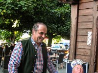 045 - unser Wirt spendiert einen Schnaps