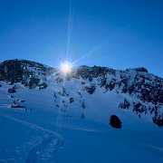 082 nochmals der Sonne entgegen beim Aufstieg zum Nebeleck